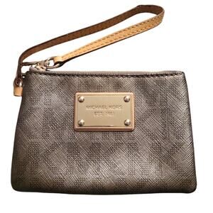 MICHAEL KORS JET SET SIGNATURE MK PVC SMALL POUCH LEATHER TRIM WRISTLET GRAY